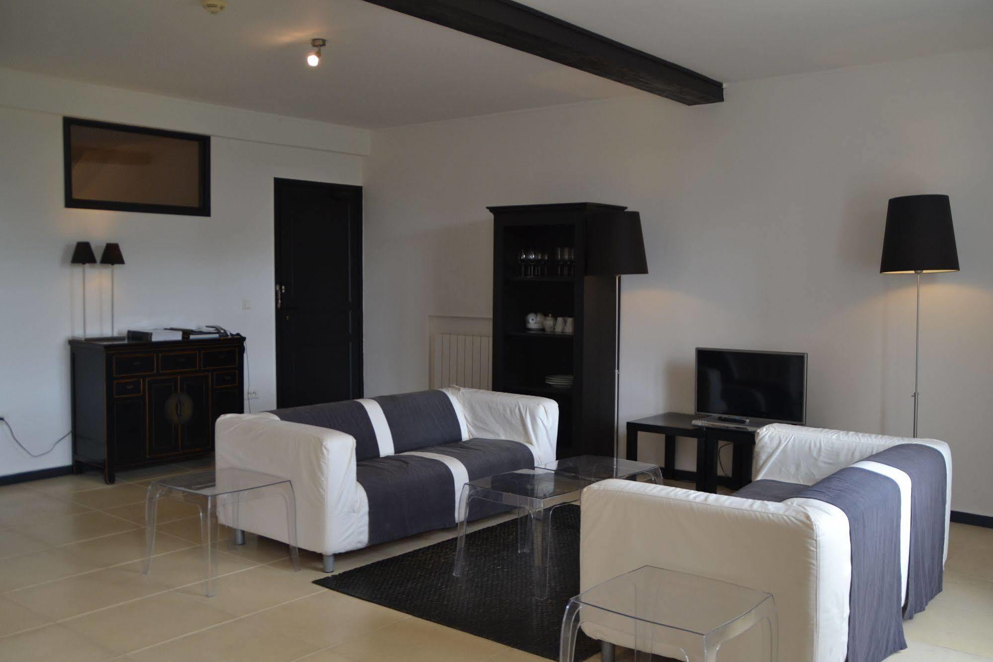 Chateau Les Merles Et Ses Villas Mouleydier Εξωτερικό φωτογραφία